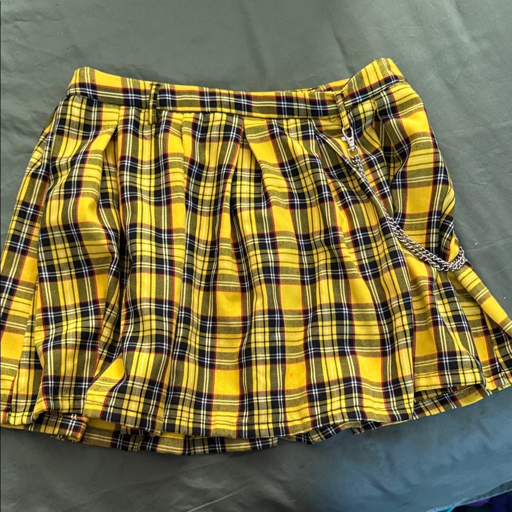 Hot Topic Junior’s Yellow Plaid Skirt